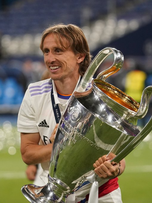 羽联年终总决赛：石宇奇2-0李诗沣 取小组赛开门红