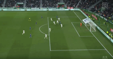 凯尔特人以138-129击败魔术，凭借高命中率和高效进攻取得关键胜利。